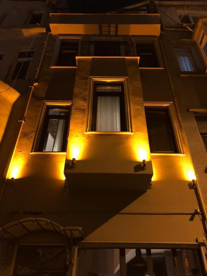 Utarit Hotel Стамбул Экстерьер фото The building at night