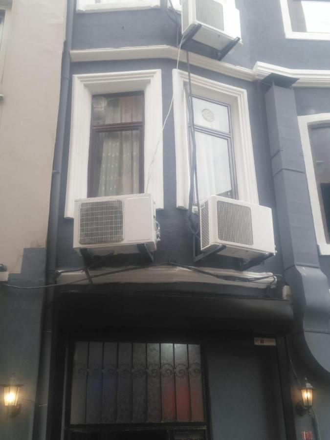 Utarit Hotel Стамбул Экстерьер фото A window-mounted air conditioner